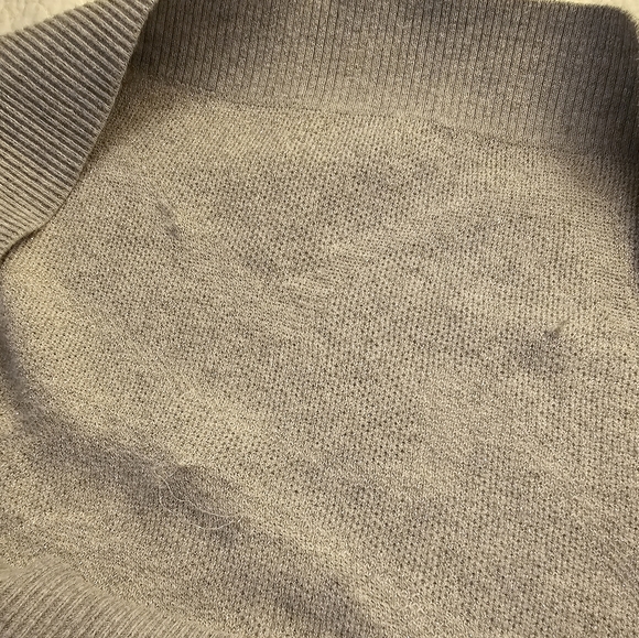 Silver and Metallic Gold Patterned Sweater (M) - Picture 7 of 10